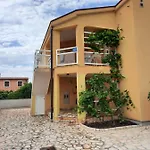 Baotic Apartmán Vir