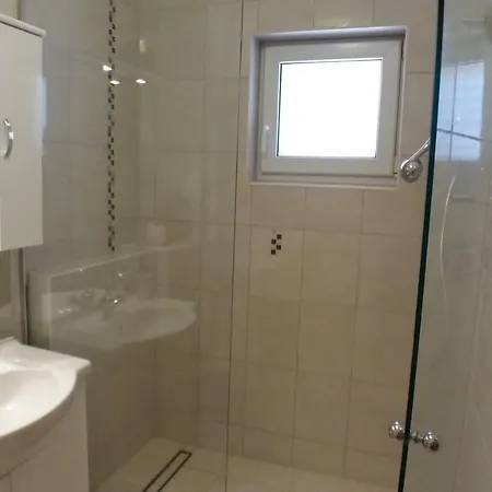 Apartment Baotic Vir