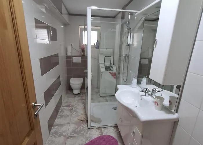 Baotic Apartment Vir